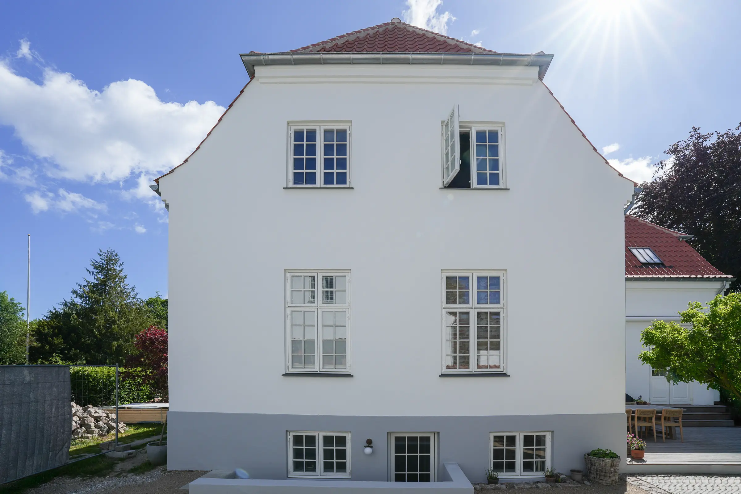 StoDeco StoNordic Facaderenovering Dekorationsprofiler Sokkelpuds Sokkel Sokler Herskabsvilla puds