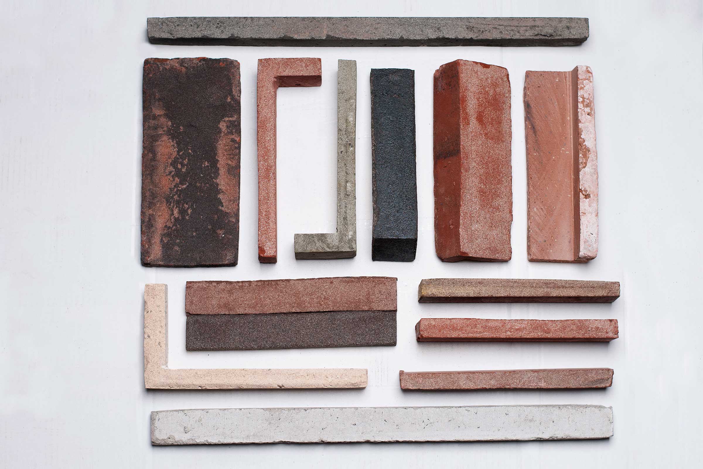 Der findes mange forskellige formater, detaljesten og farver.