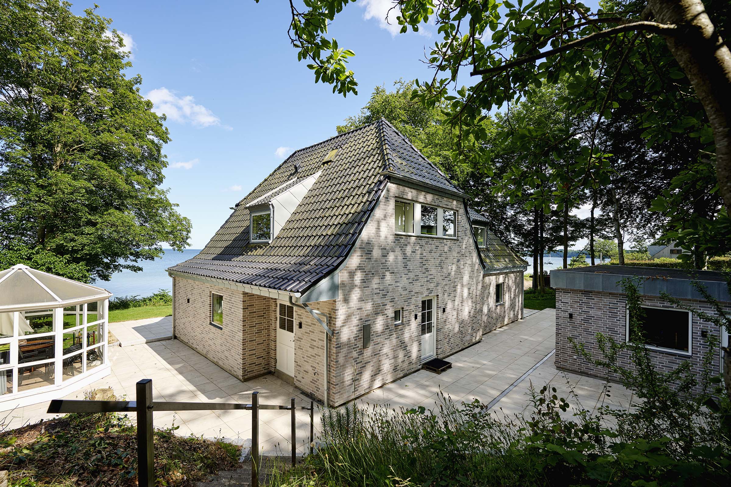 Sommerhus med teglfacade