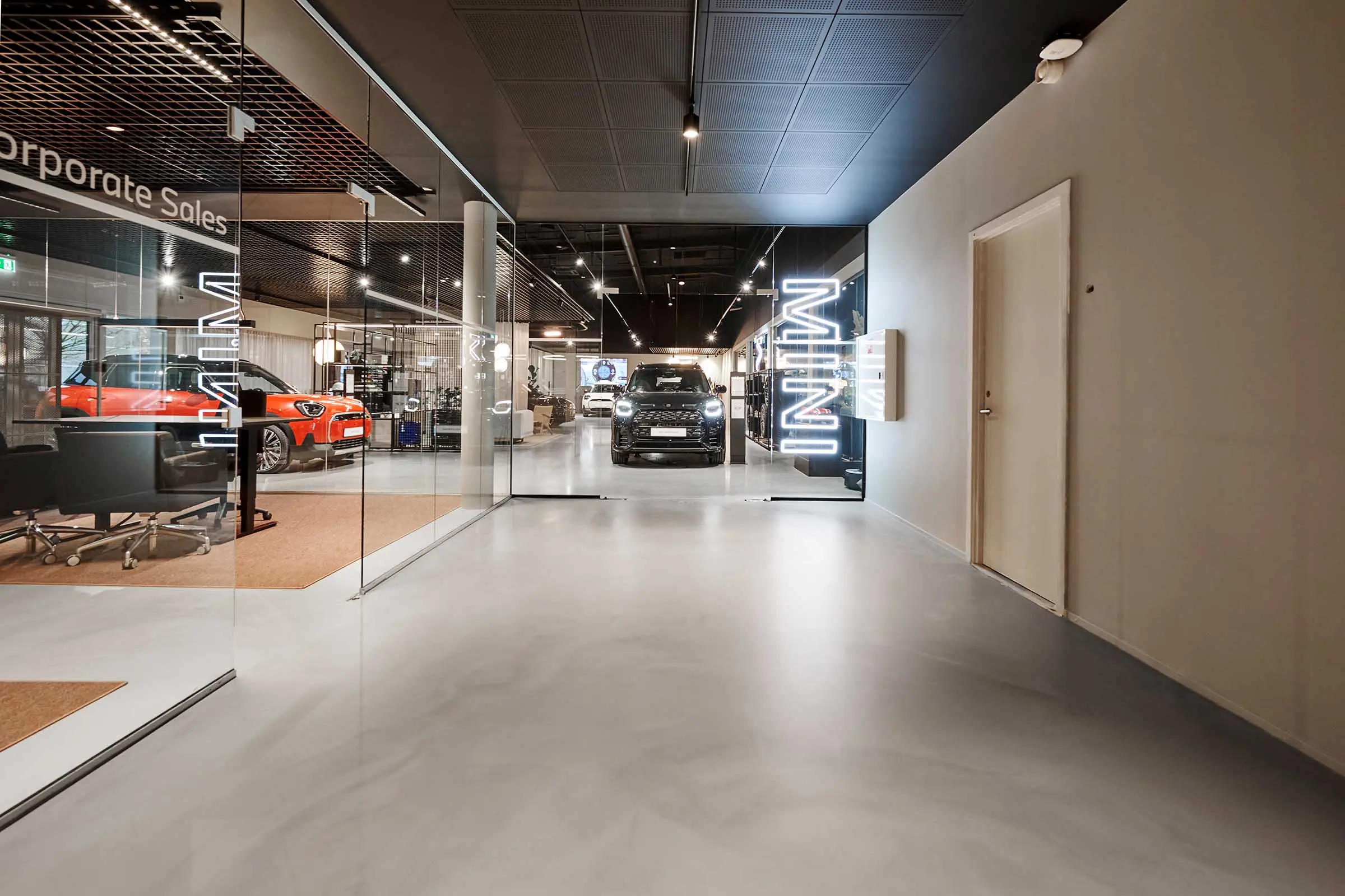 BMW showroom ny gulvbelægning