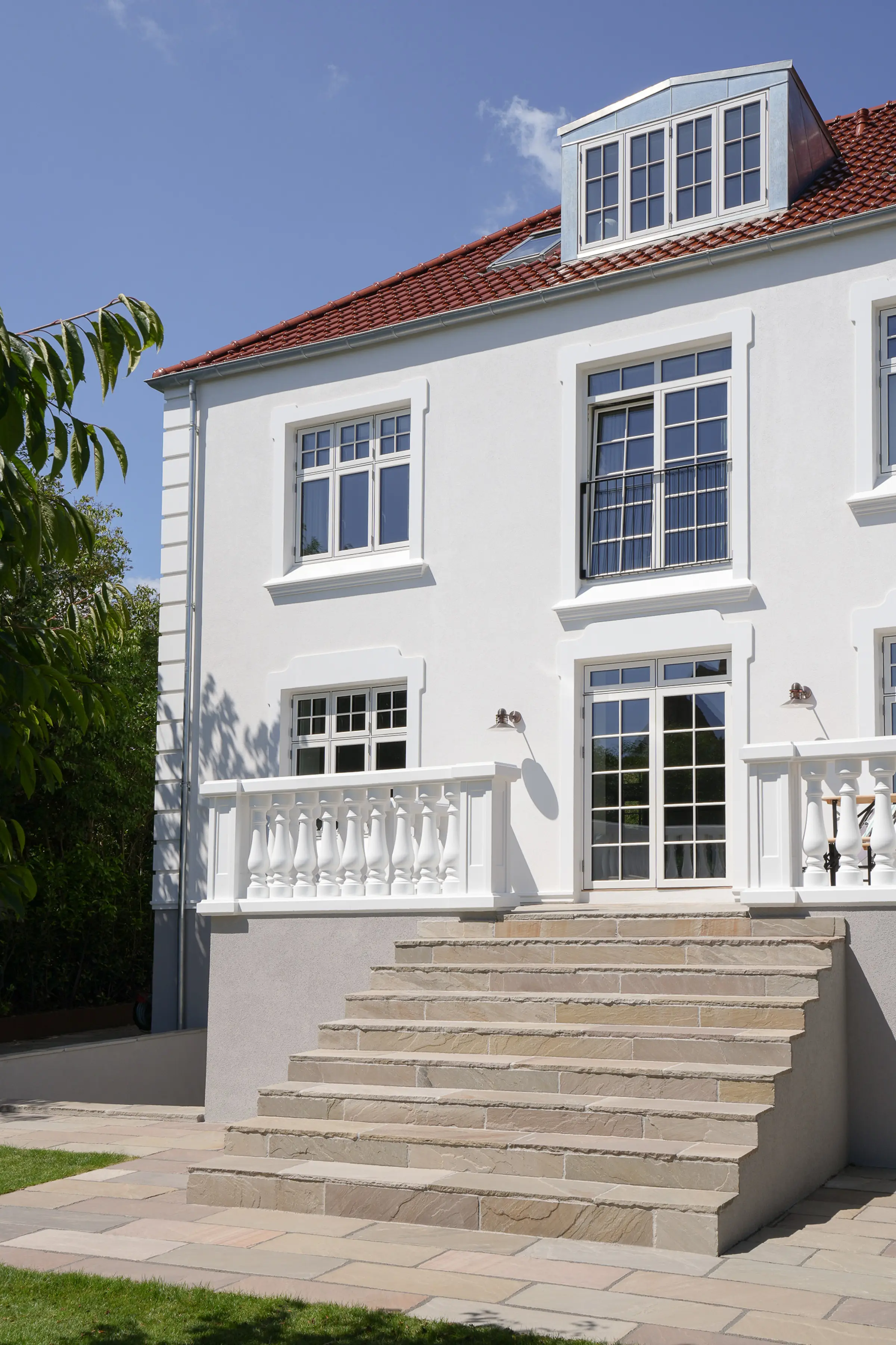 StoDeco StoTherm Facaderenovering Dekorationsprofiler Sokkelpuds Sokkel Sokler Herskabsvilla puds