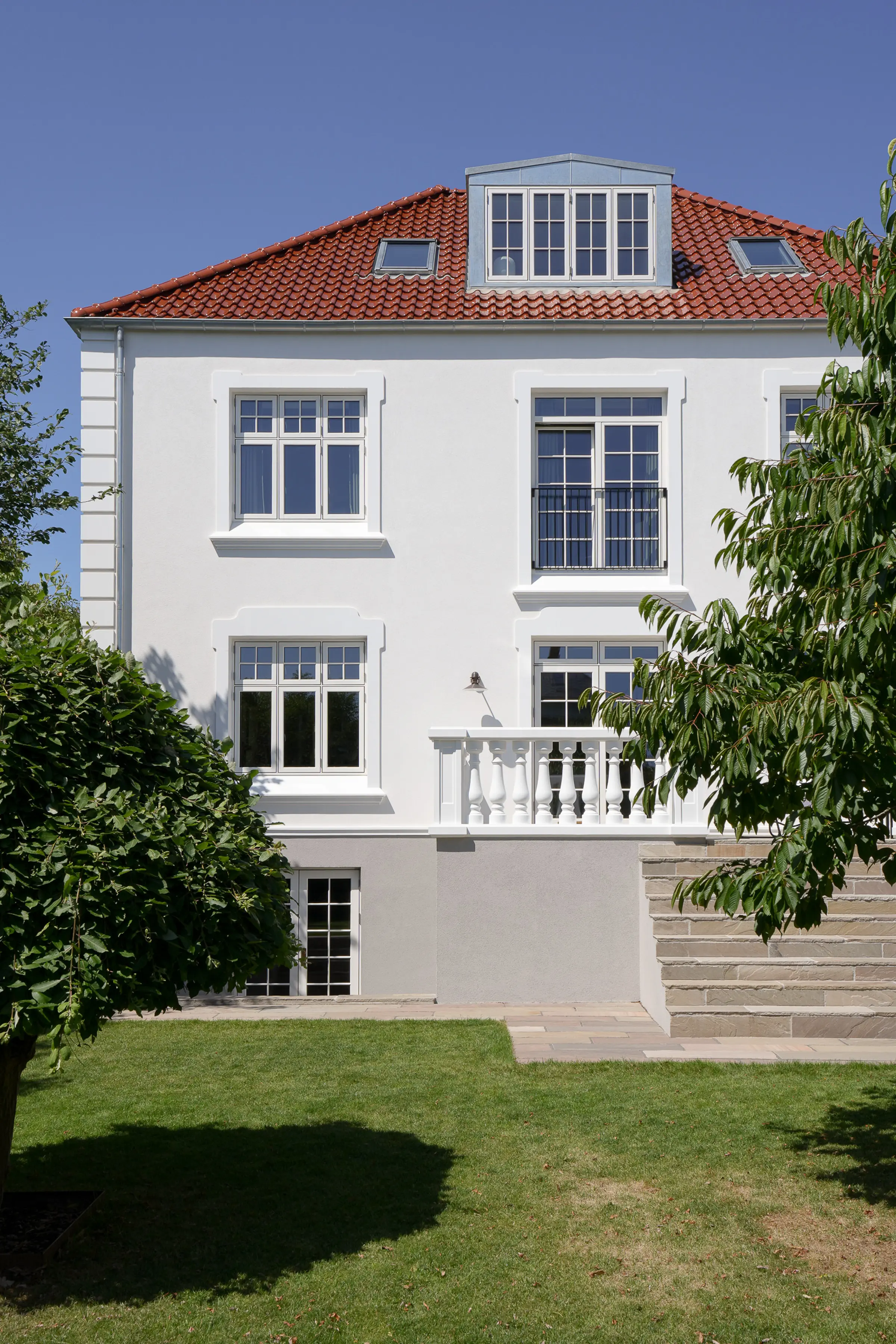 StoDeco StoTherm Facaderenovering Dekorationsprofiler Sokkelpuds Sokkel Sokler Herskabsvilla puds