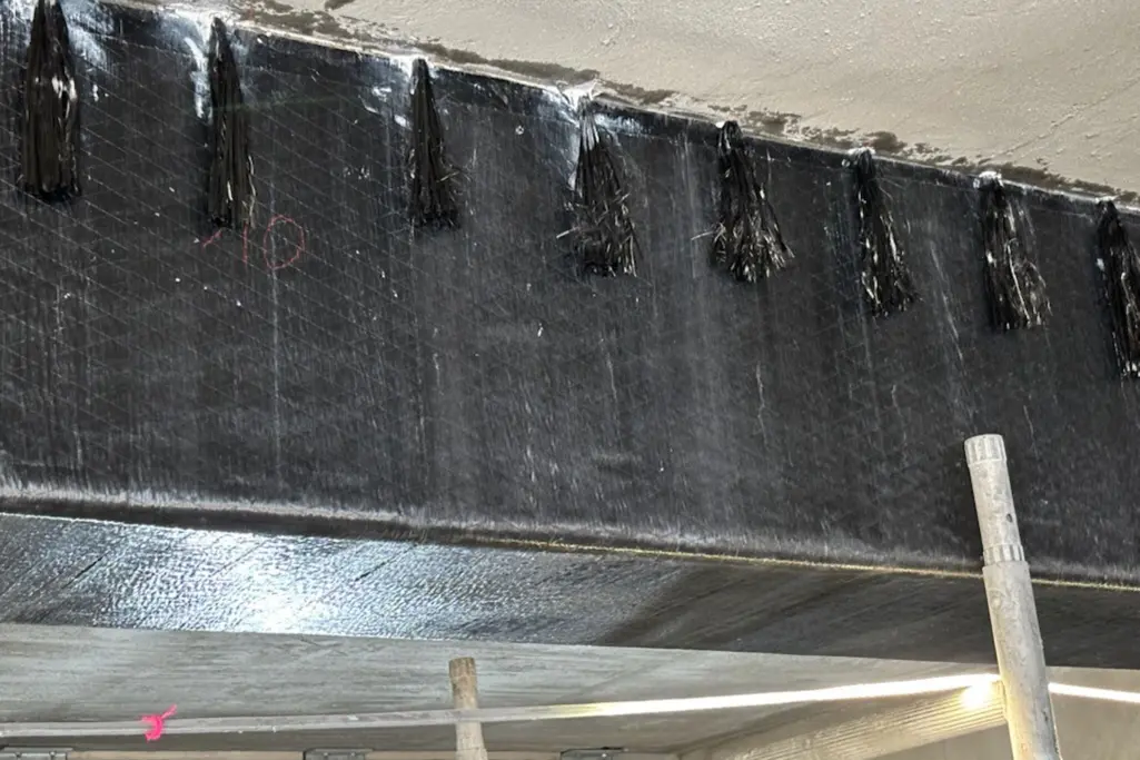 Kulfiberanker sammen med dug